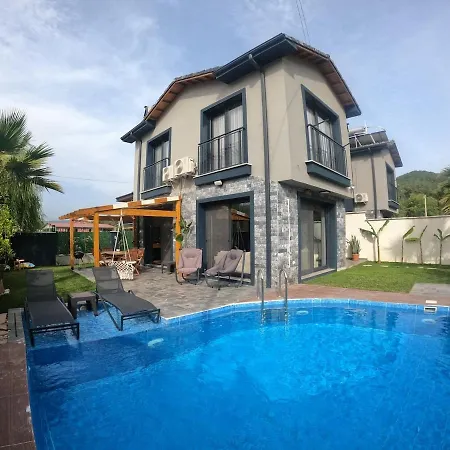 Akyaka Kitesurf 1 Tuem Oezel Havuz Ve Bahceli Villa Mugla