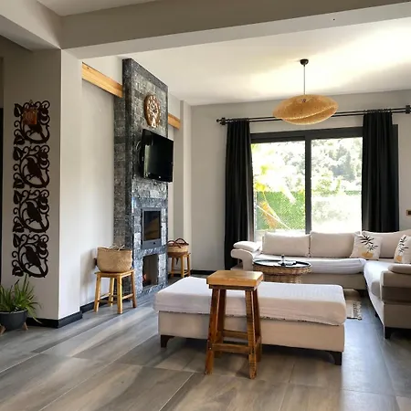 Akyaka Kitesurf 1 Tuem Oezel Havuz Ve Bahceli Villa *