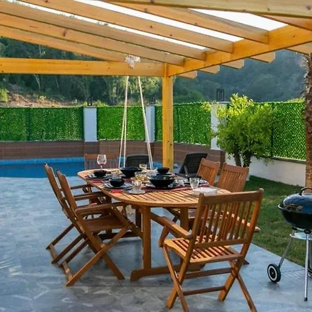 Villa Akyaka Kitesurf 1 Tuem Oezel Havuz Ve Bahceli Mugla